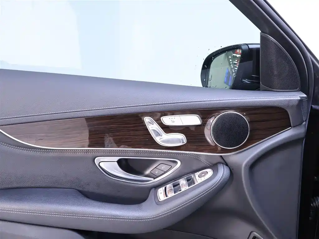 Mercedes-Benz GLC 2019 GLC 260 L 4MATIC luxury model купить на сайте DeffCars