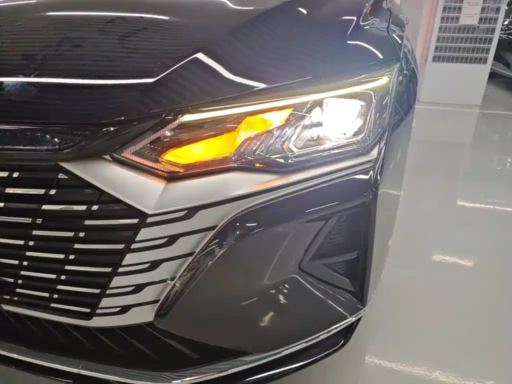 Yixuan max 2023 1.5T Ultra Daddy Edition купить на сайте DeffCars