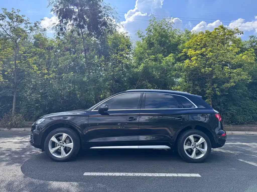 Audi Q5L 2018 40 TFSI enjoys fashionable style, National VI купить на сайте DeffCars