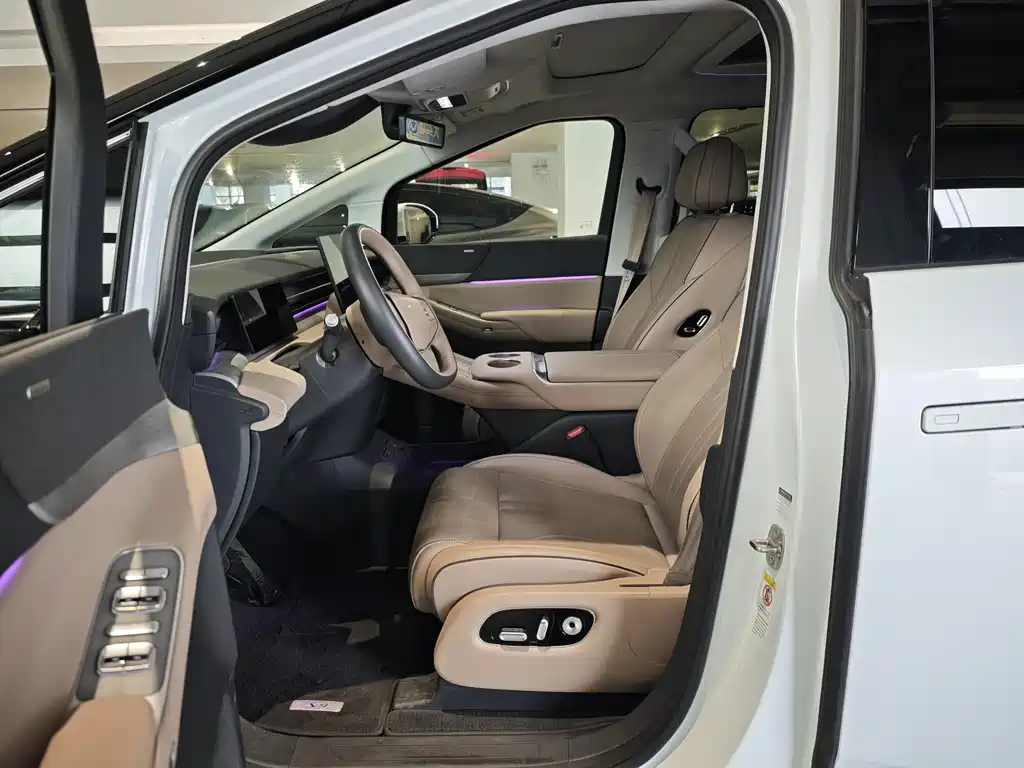 Xpeng X9 2025 pure electric 740 long battery life Max купить на сайте DeffCars