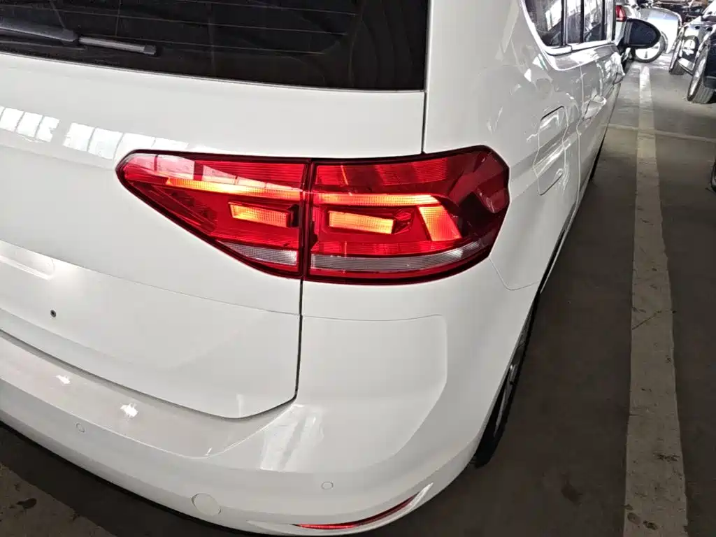 Touran 2018 TouranL 280TSI DSG Fashion Edition 7 Seater Country VI купить на сайте DeffCars