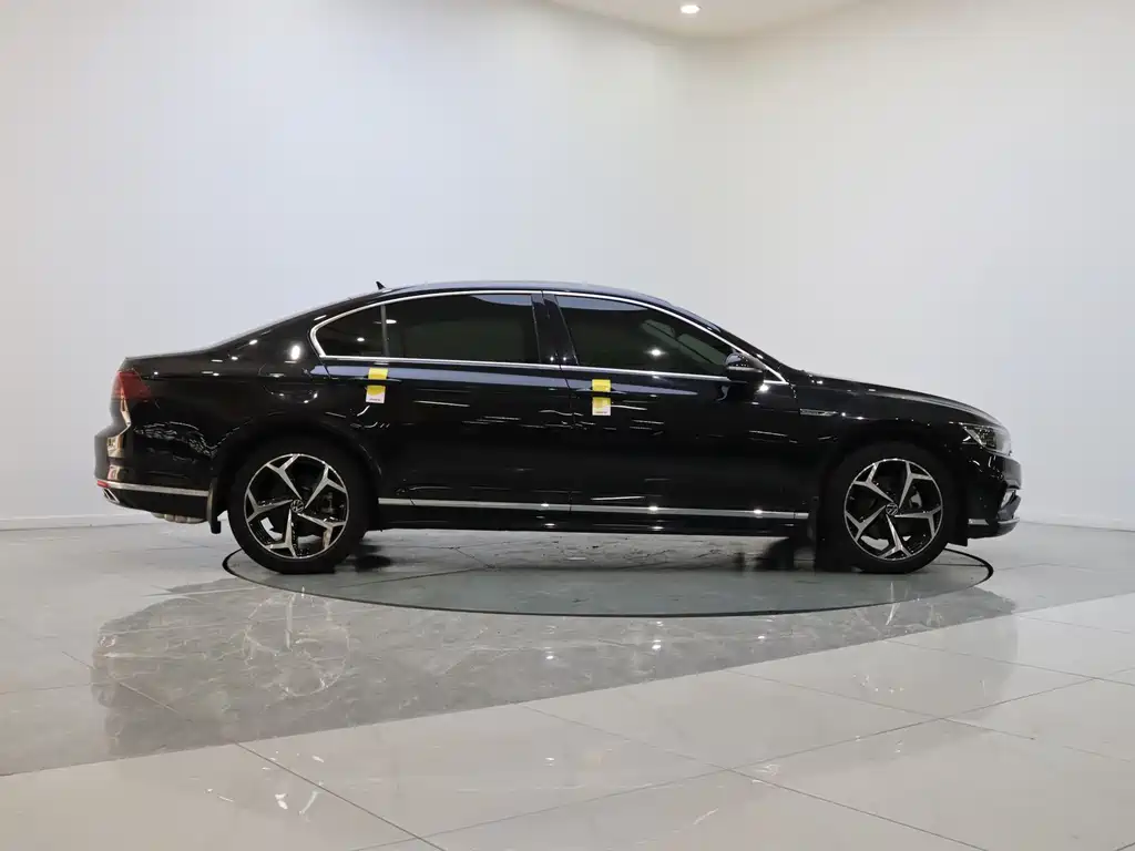 Magotan 2023 2 million commemorative edition 330TSI DSG luxury model купить на сайте DeffCars