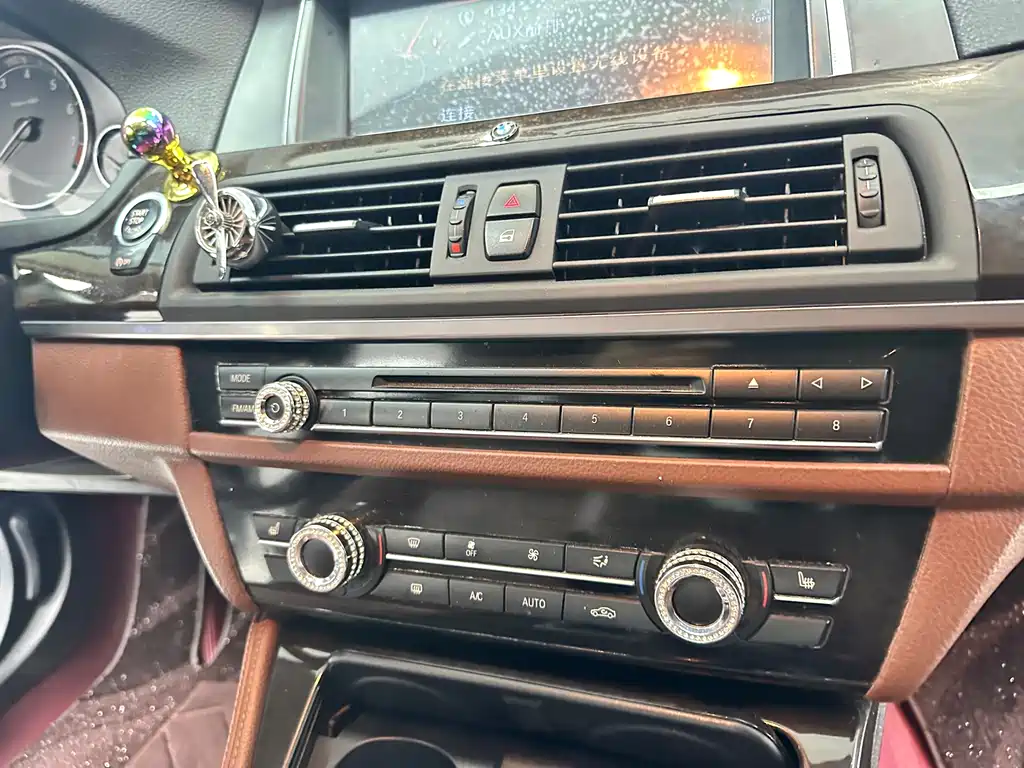 BMW 5 Series 2014 525Li Stylish Design Package купить на сайте DeffCars