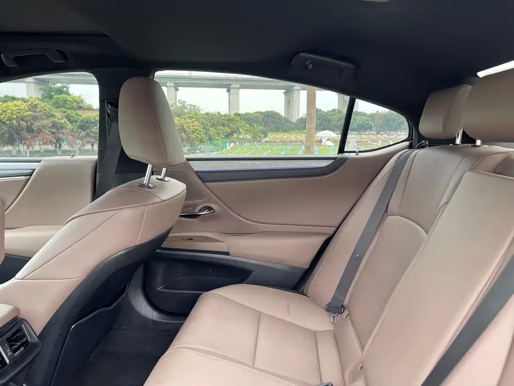 Lexus ES 2025 200 Premium Edition купить на сайте DeffCars