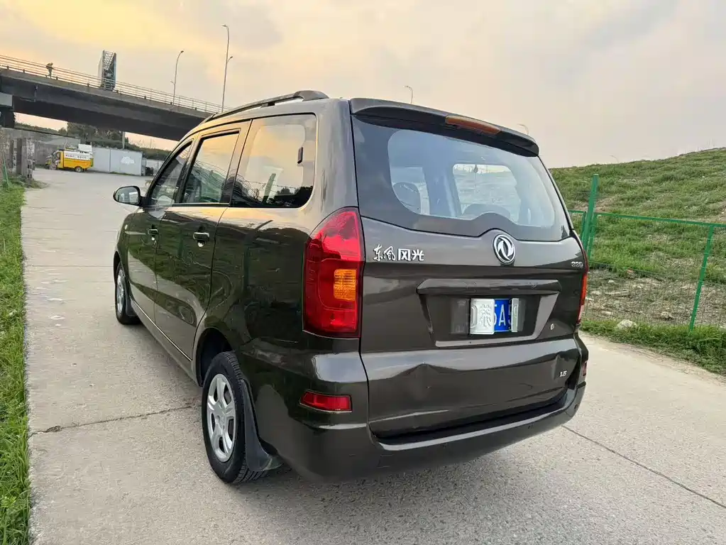 Fengguang 330 2016 1.5L manual enjoyment type DK15 купить на сайте DeffCars