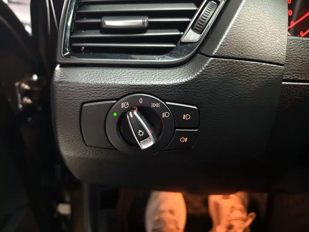 BMW X1 2014 sDrive18i leading model купить на сайте DeffCars