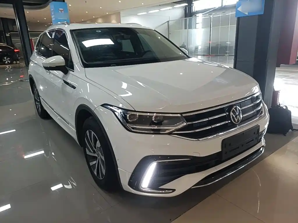 Tiguan L plug-in hybrid 2023 430PHEV plug-in hybrid premium version купить на сайте DeffCars