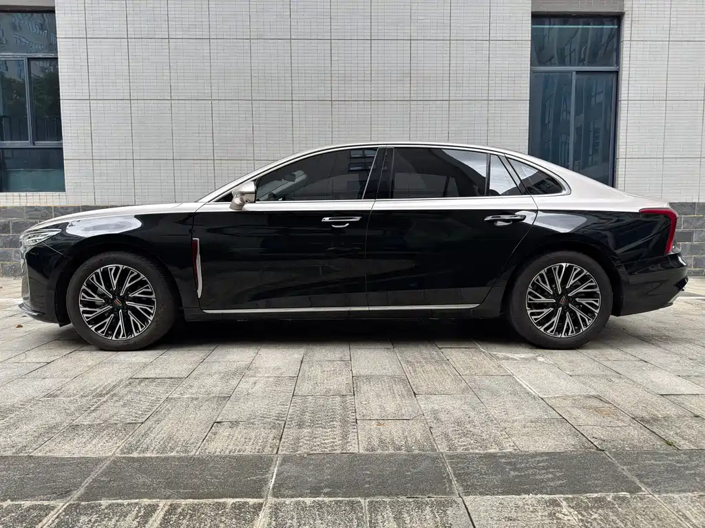 Hongqi H5 2023 2.0T Automatic Zhilianqichang Edition купить на сайте DeffCars