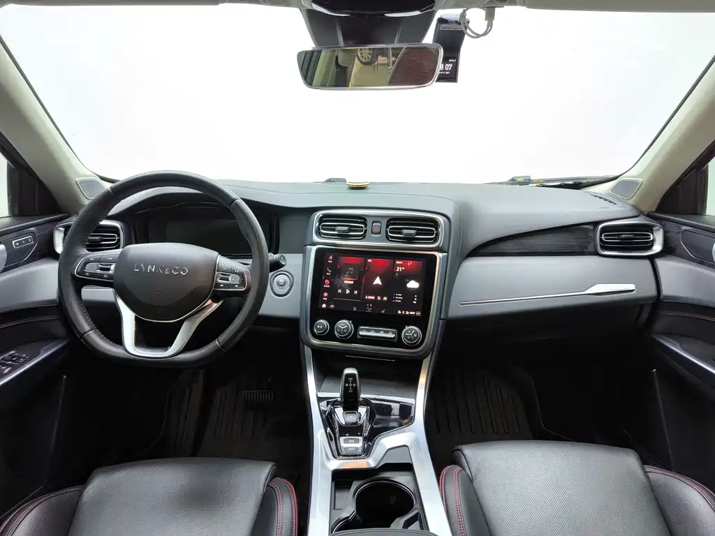 Lynk & Co 01 2019 2.0T 2WD Yao Pro Edition National VI купить на сайте DeffCars