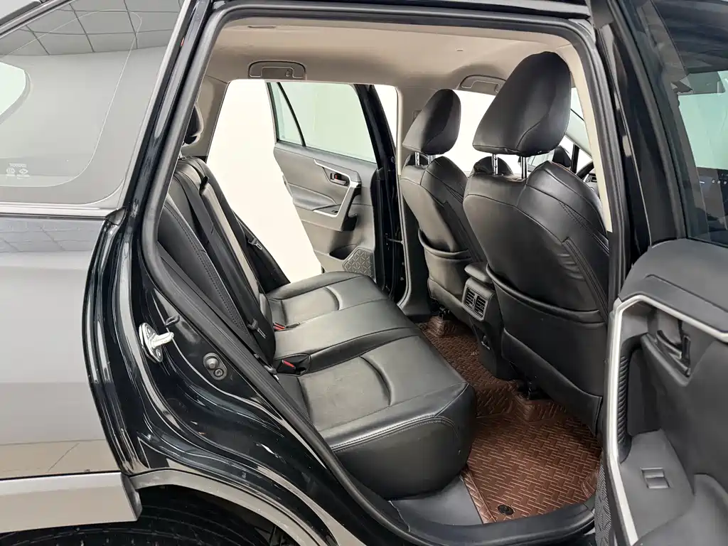 Wilanda 2022 2.0L CVT two-wheel drive leading version купить на сайте DeffCars