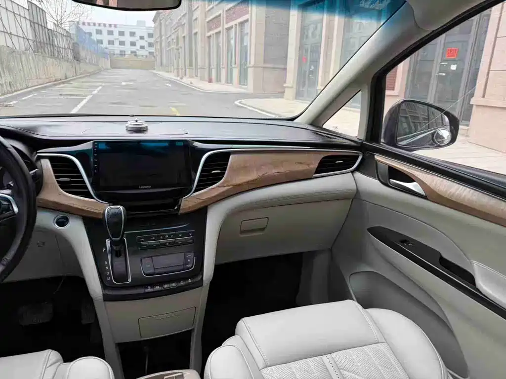 Buick GL8 2017 ES 28T Comfort Type National V купить на сайте DeffCars