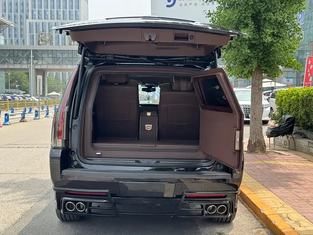 Escalade 2017 6.2L ESV Platinum Edition Extended Model купить на сайте DeffCars