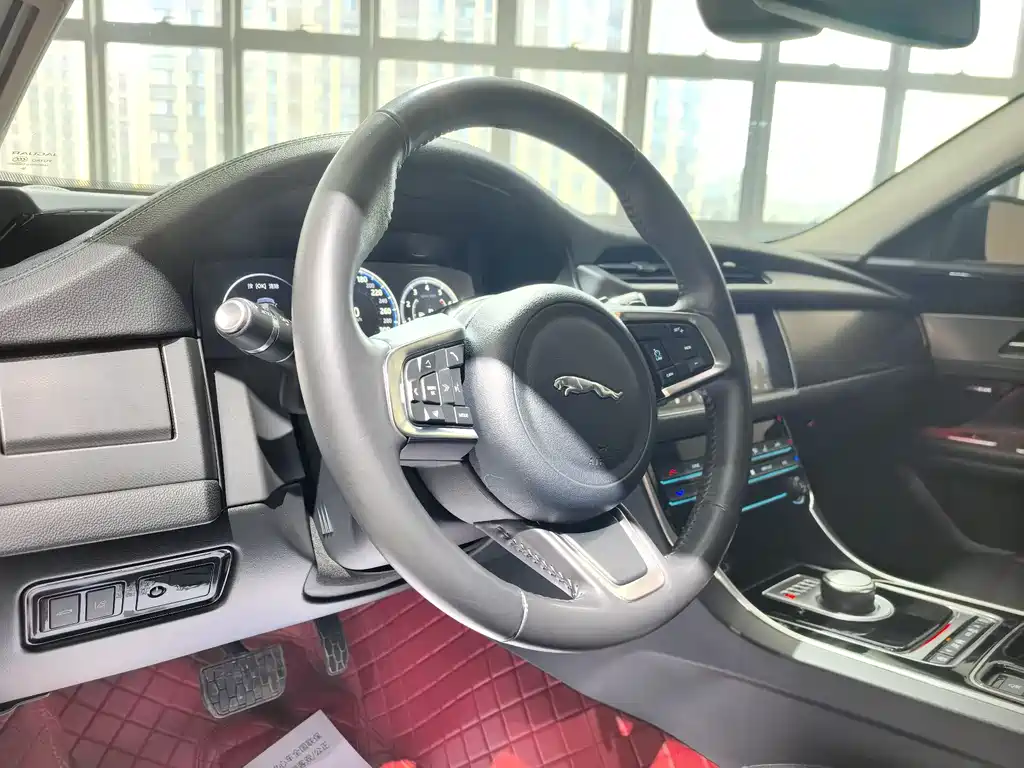 Jaguar XFL 2020 XFL 2.0T P200 two-wheel drive flagship version купить на сайте DeffCars