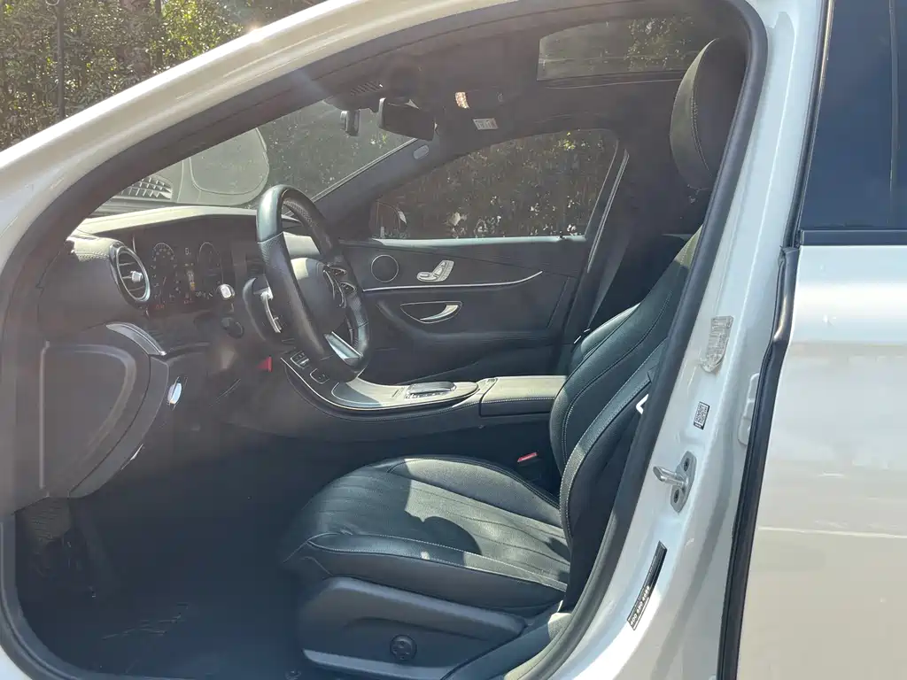 Mercedes-Benz E-Class imported 2021 facelift E 260 fashionable sports version купить на сайте DeffCars