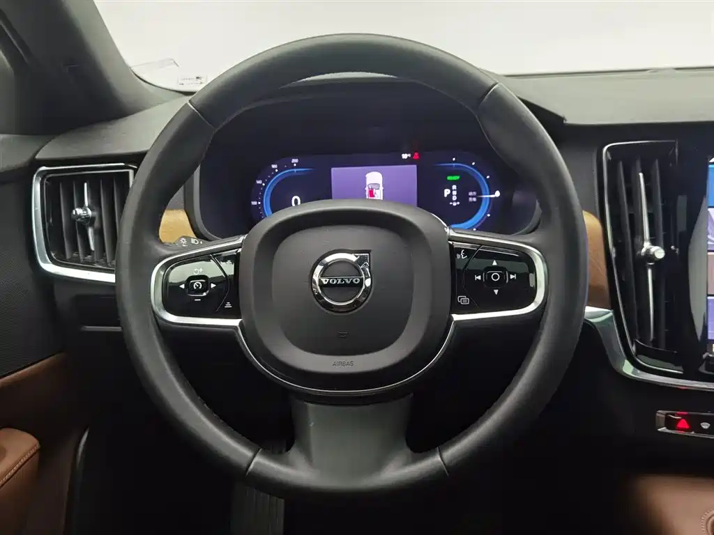 Volvo S90 plug-in hybrid 2024 plug-in hybrid four-wheel drive long range Zhiyi luxury version купить на сайте DeffCars