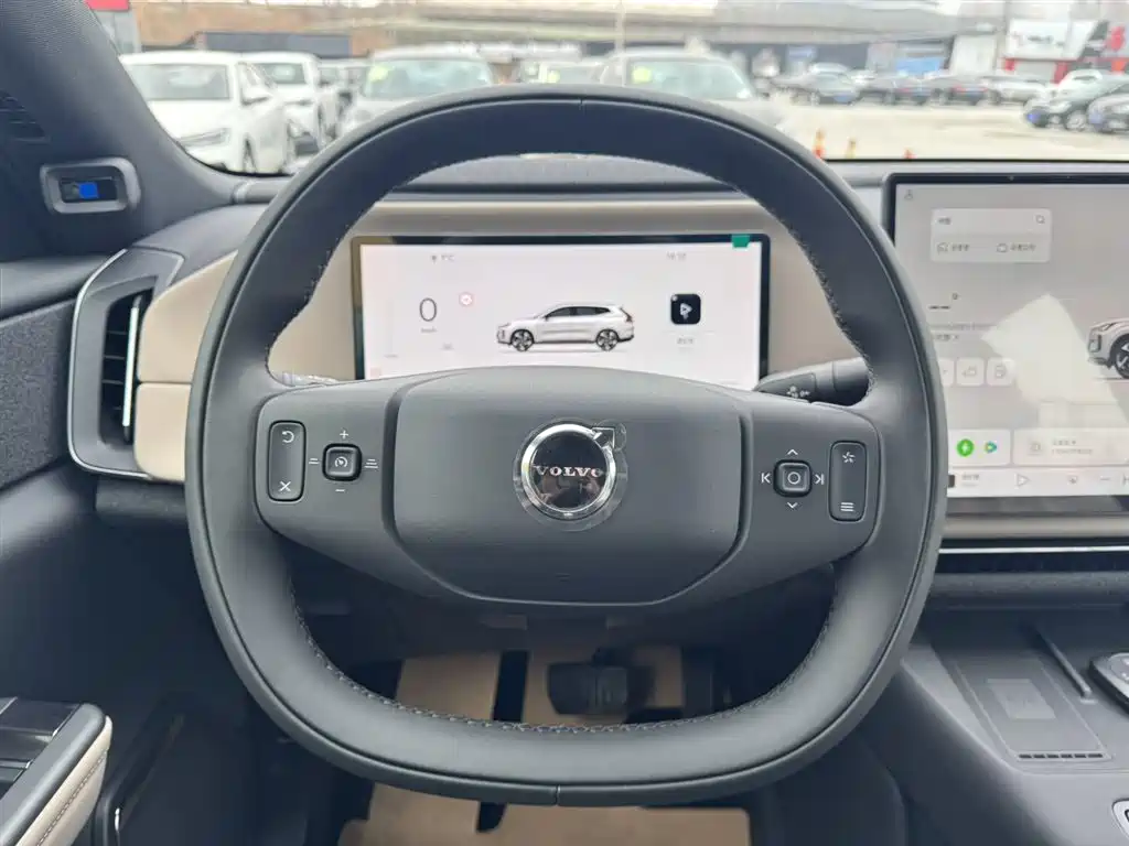 Volvo XC70 plug-in hybrid 2026 model 2WD long range Core купить на сайте DeffCars