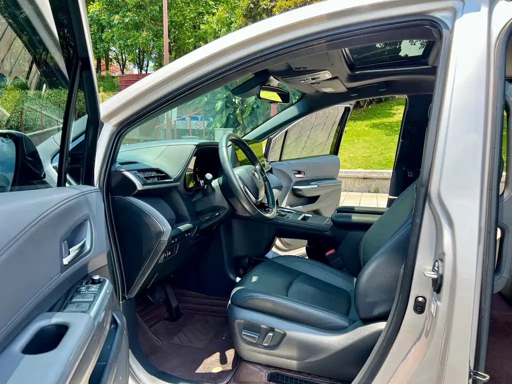 SIENNA 2021 2.5L Hybrid Extreme Edition купить на сайте DeffCars