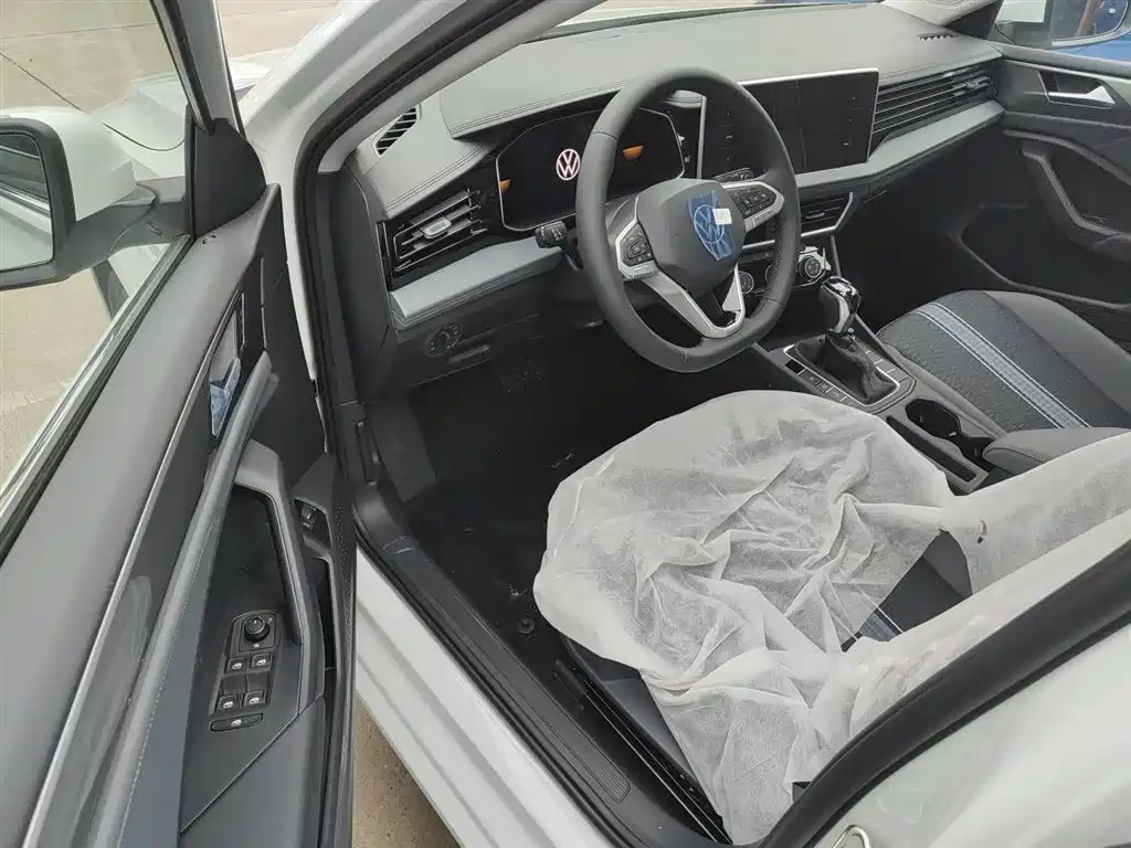 Sagitar 2025 facelift 200TSI DSG flyover version купить на сайте DeffCars