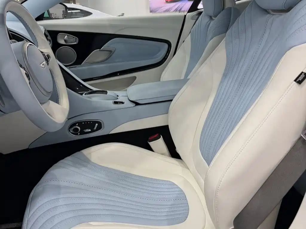 Aston Martin DB11 2017 4.0T V8 купить на сайте DeffCars