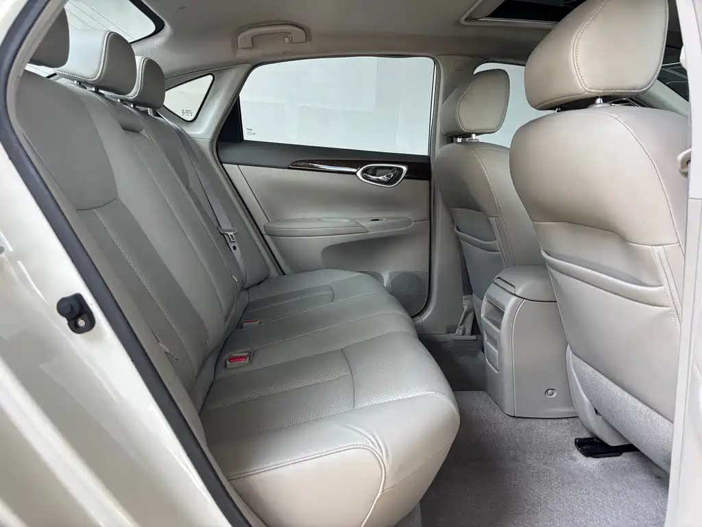 Sylphy 2012 1.6XL CVT Deluxe Edition купить на сайте DeffCars