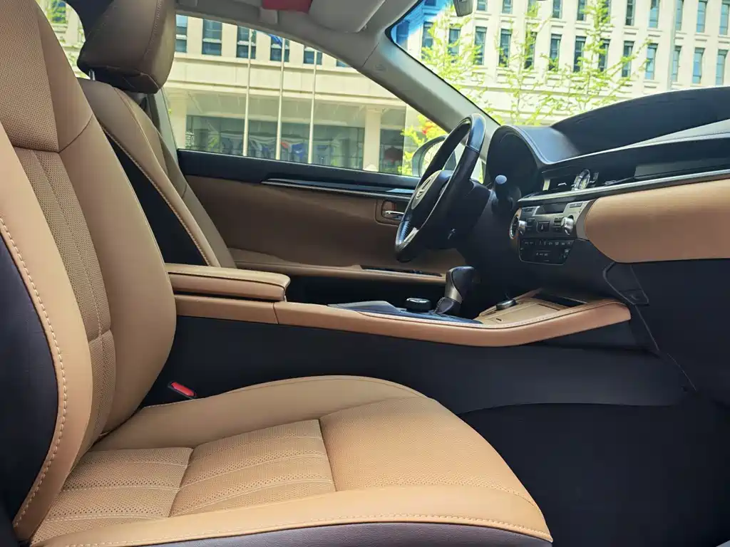 Lexus ES 2015 300h Comfort Edition купить на сайте DeffCars