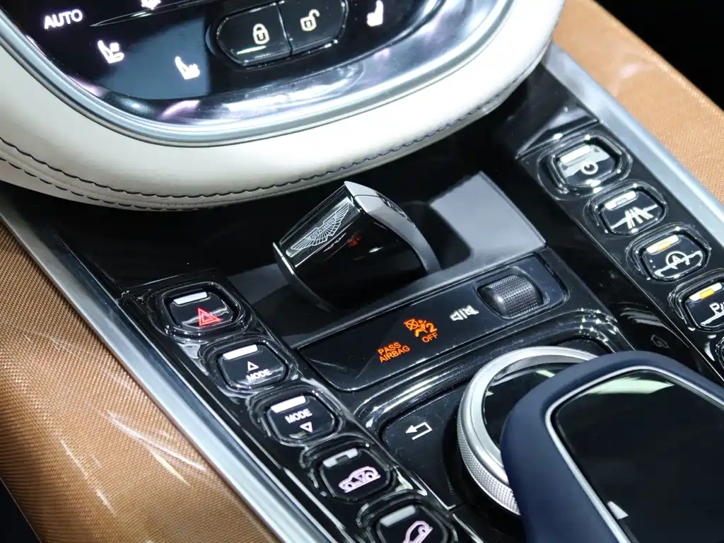 Aston Martin DBX 2020 4.0T V8 1913 first limited edition купить на сайте DeffCars