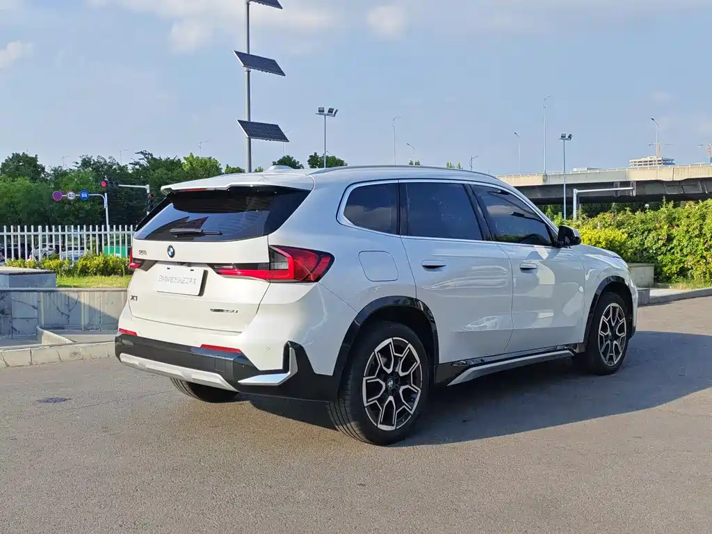 BMW X1 2023 xDrive25Li X Design Package купить на сайте DeffCars