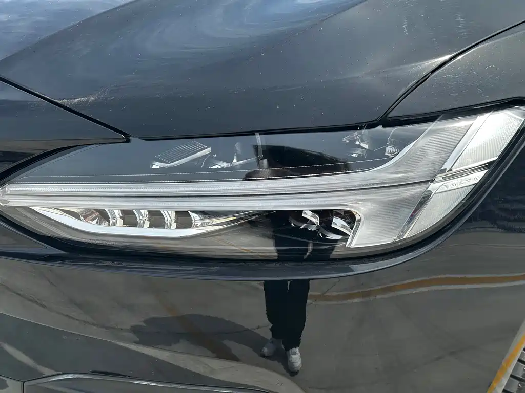 Volvo S90 2021 B5 Zhiyuan Luxury Edition купить на сайте DeffCars