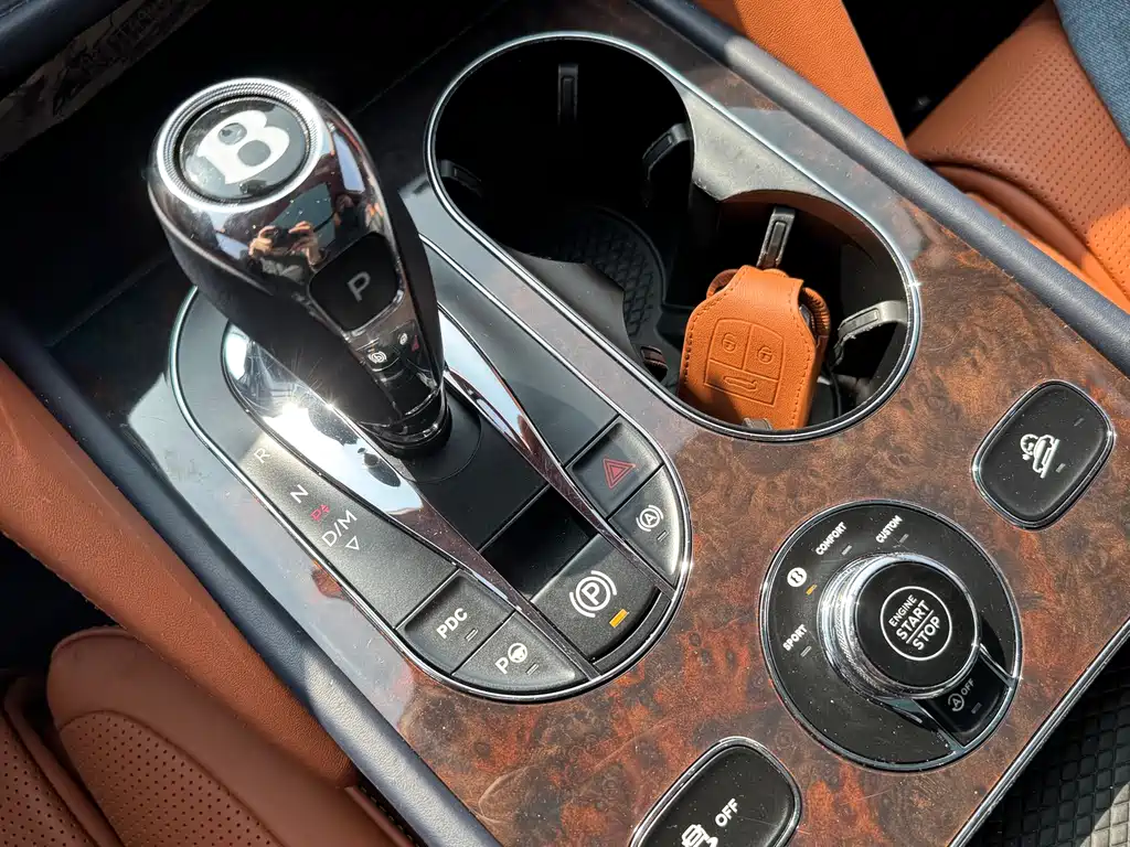 Bentayga 2022 4.0T V8 купить на сайте DeffCars