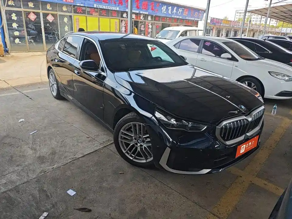 BMW 5 Series 2024 525Li Luxury Package купить на сайте DeffCars