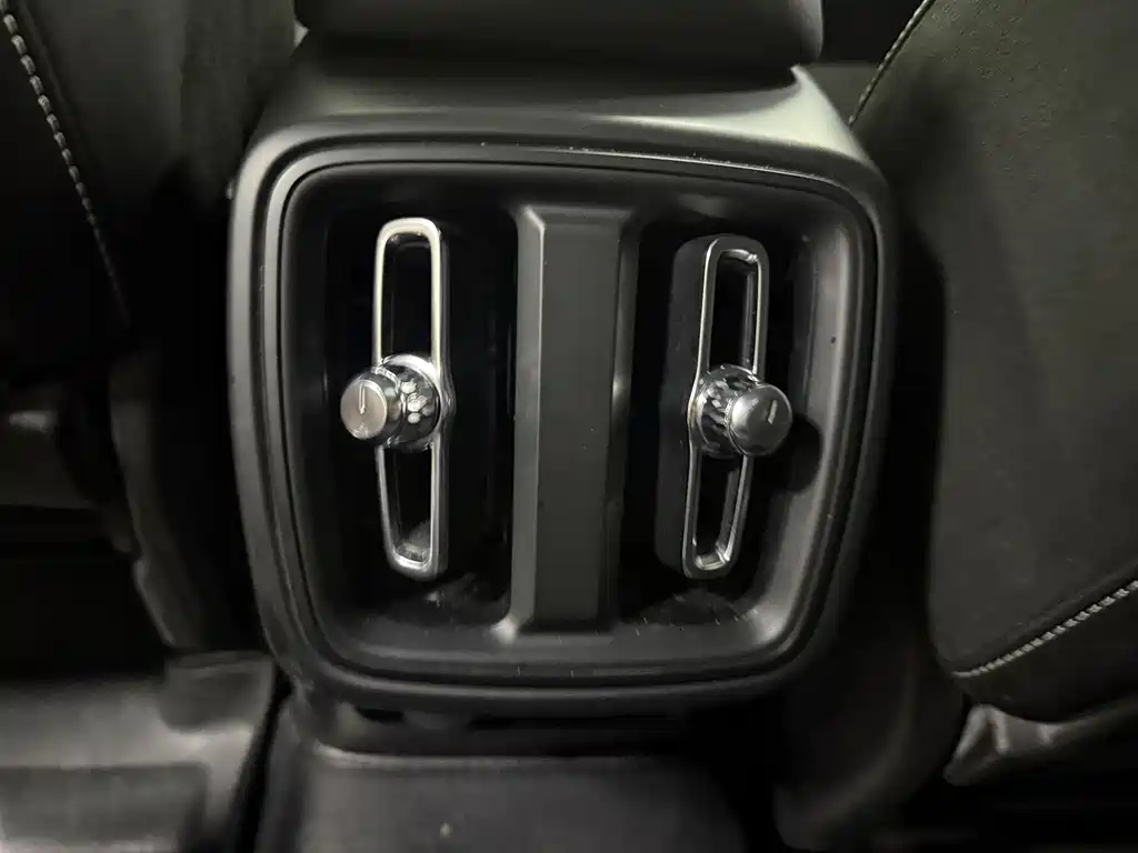 Volvo XC40 2020 T4 four-wheel drive Zhiyuan Sport Edition купить на сайте DeffCars