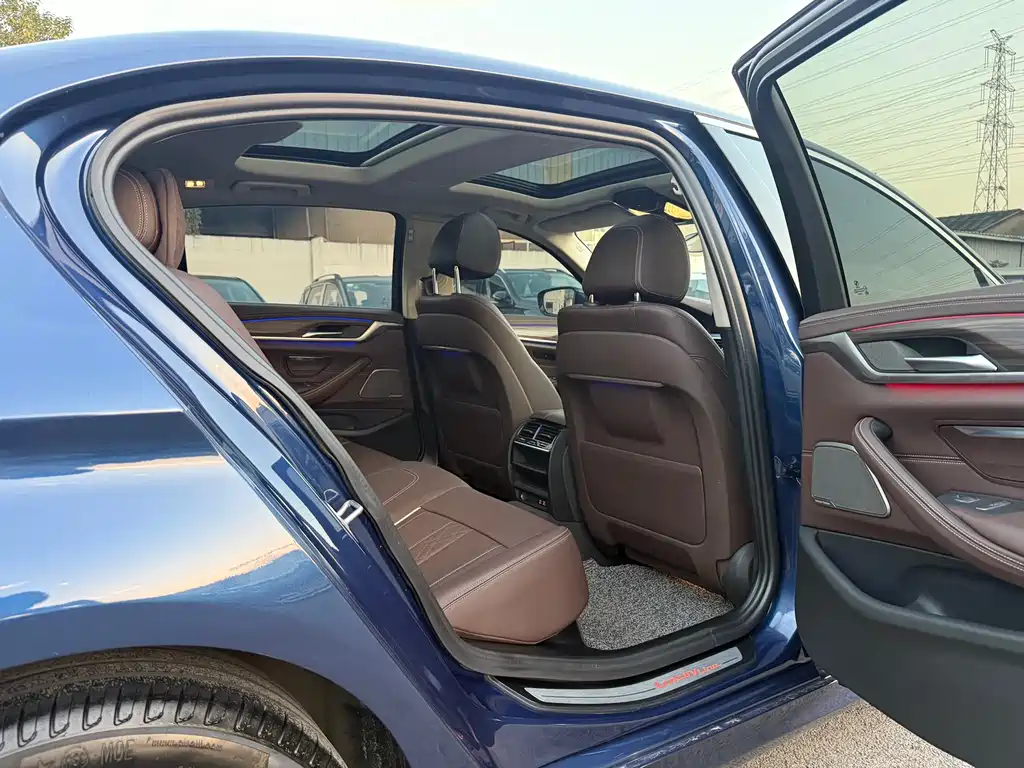 BMW 5 Series 2022 530Li Leading Luxury Package купить на сайте DeffCars