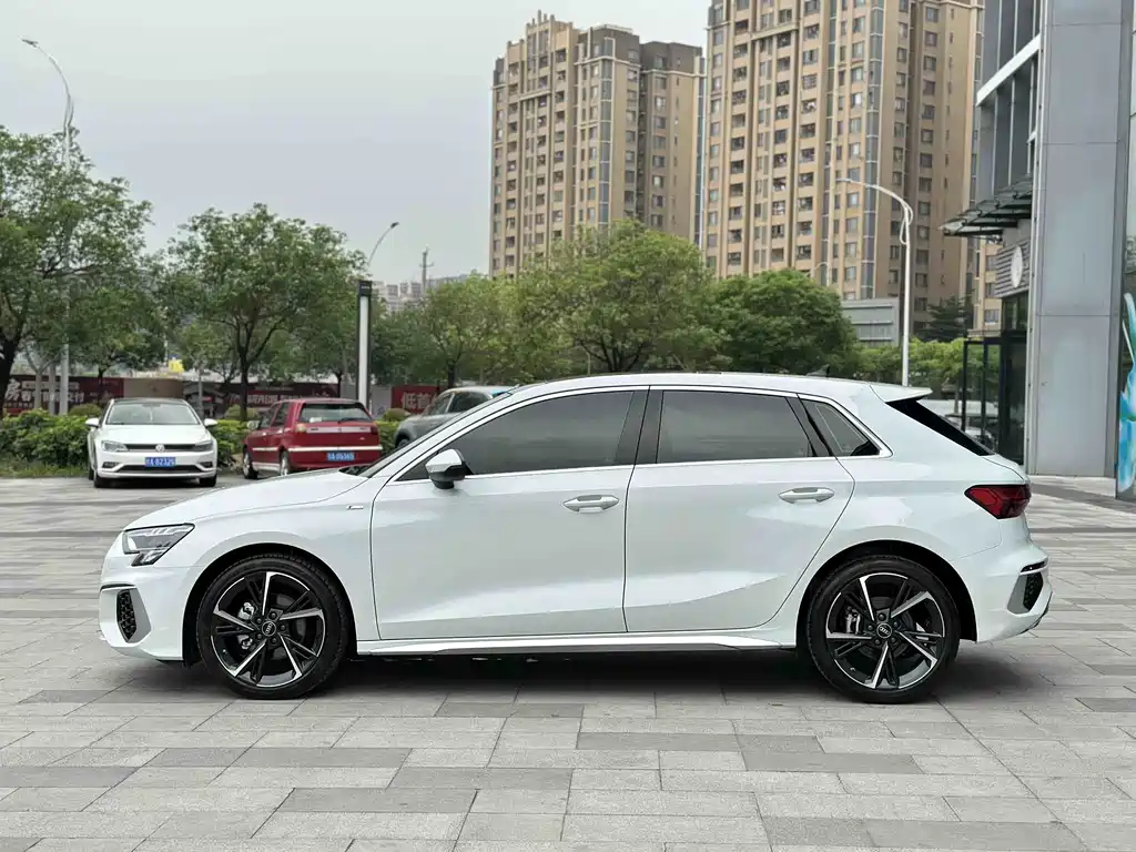 Audi A3 2023 facelift Sportback 35 TFSI stylish and sporty купить на сайте DeffCars