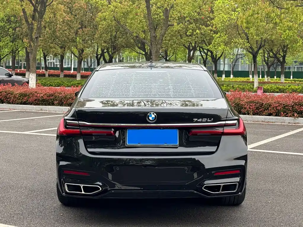BMW 7 Series 2016 730Li Leading Model купить на сайте DeffCars