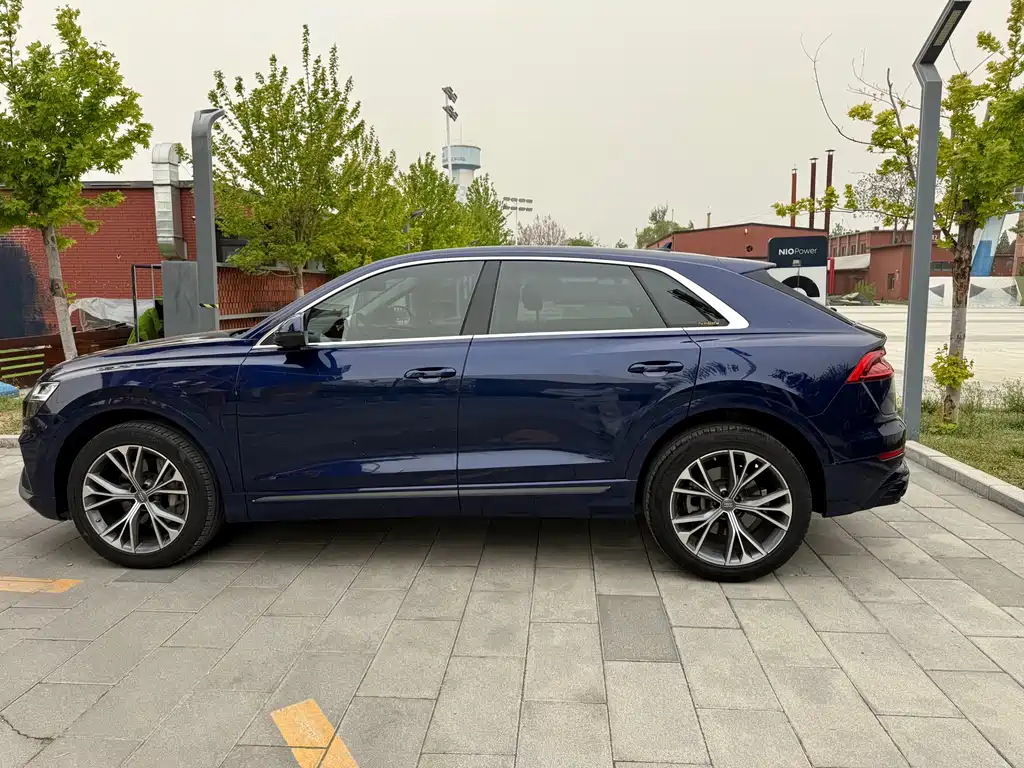 Audi Q8 2019 55 TFSI exclusive dynamic model купить на сайте DeffCars