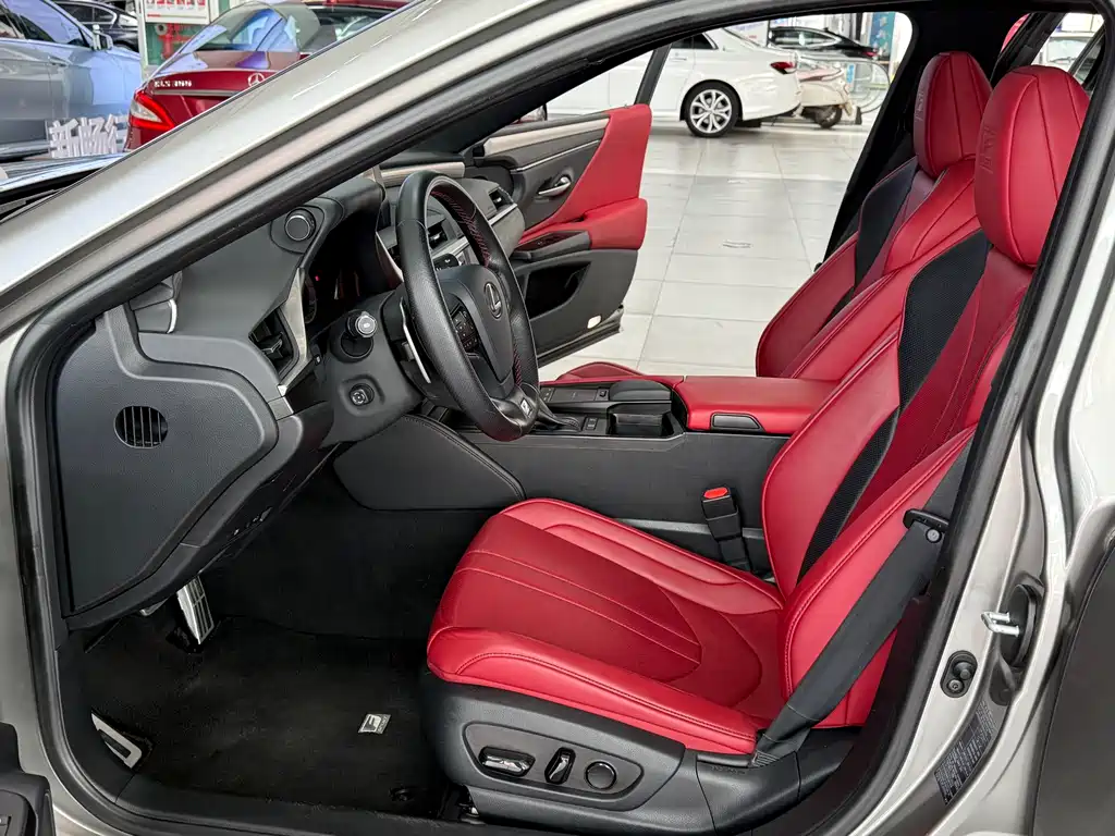 Lexus ES 2020 260 F SPORT купить на сайте DeffCars