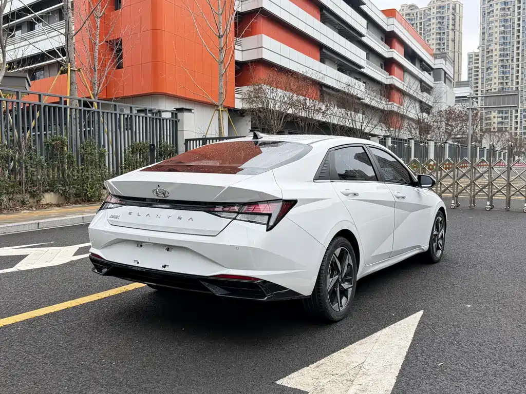 Elantra 2022 1.5L CVT LUX Premium Edition купить на сайте DeffCars