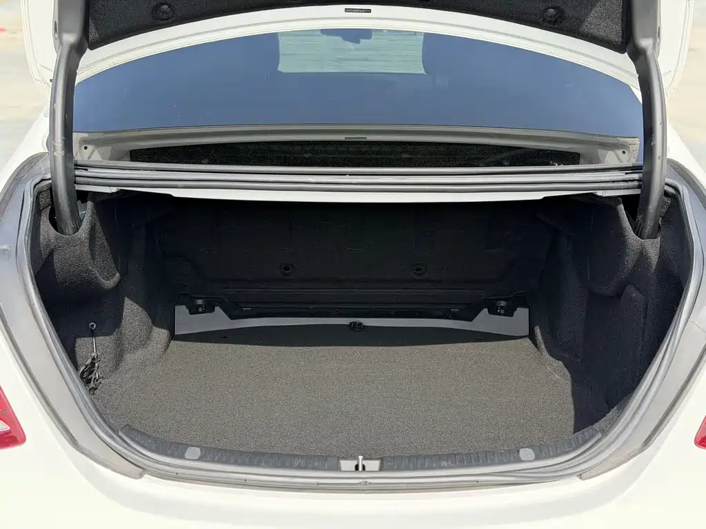 Mercedes-Benz E-Class 2017 E 200 L 4MATIC купить на сайте DeffCars