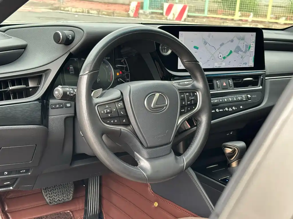 Lexus ES 2023 200 Excellence Edition купить на сайте DeffCars