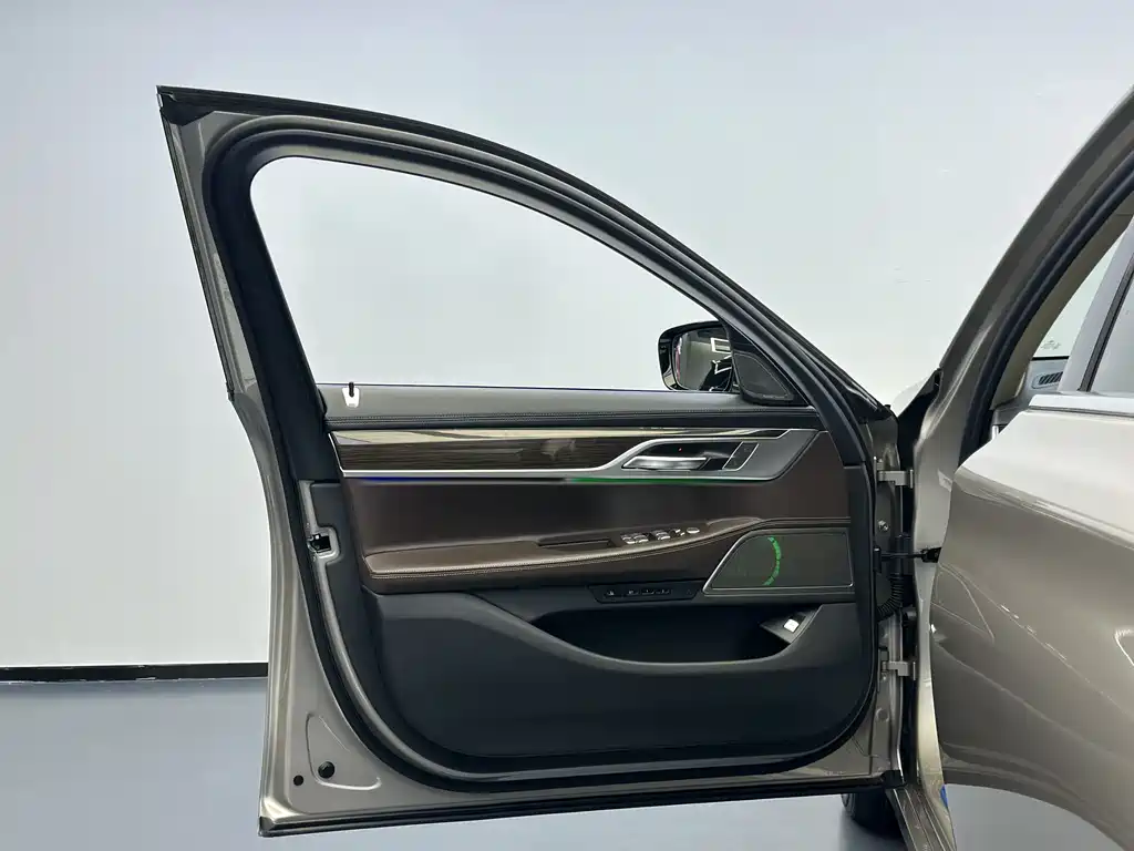 BMW 7 Series 2019 730Li Luxury Package купить на сайте DeffCars