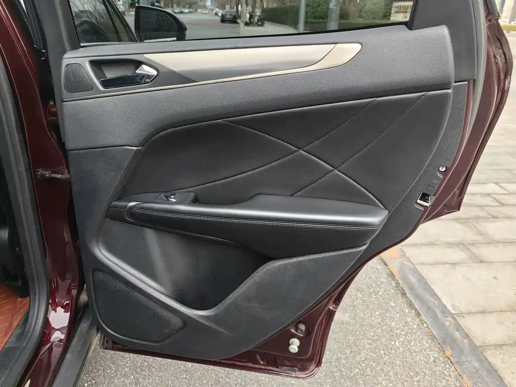 Lincoln MKC 2017 2.0T 2WD Exclusive Edition купить на сайте DeffCars