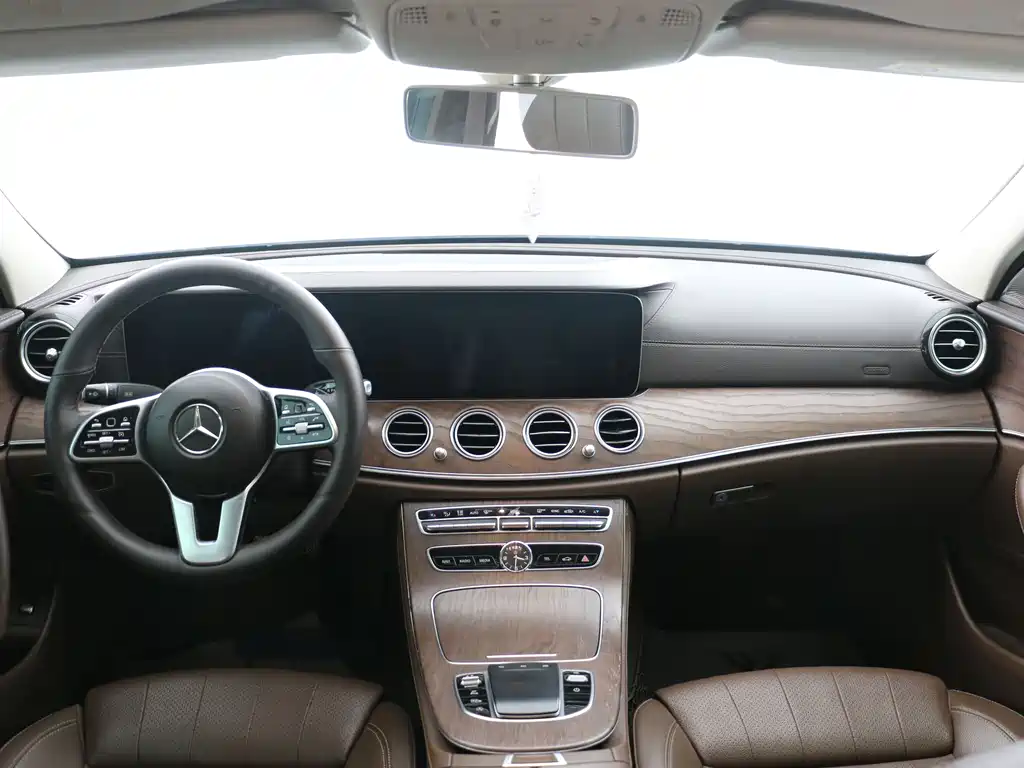 Mercedes-Benz E-Class 2019 E 200 L купить на сайте DeffCars