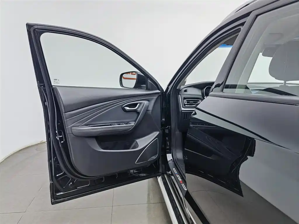 Jietu X70M 2022 model 1.5T manual avant-garde companion type 5 seats купить на сайте DeffCars