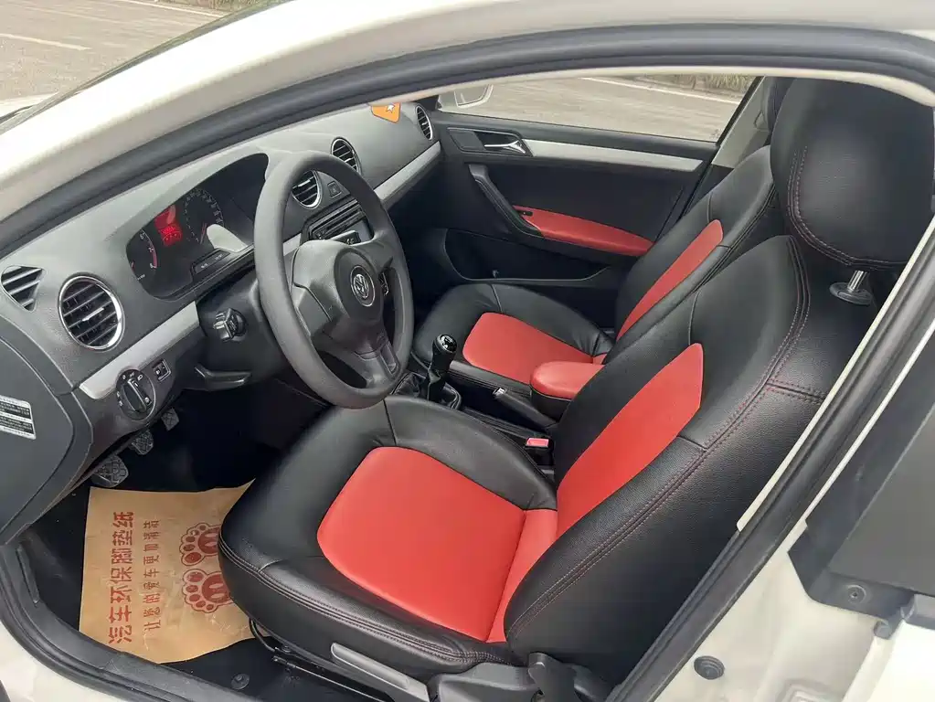 Jetta 2015 1.6L manual comfort model купить на сайте DeffCars