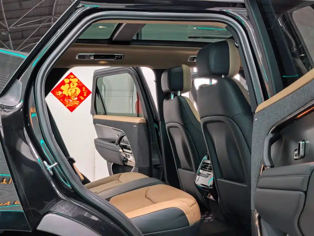 Range Rover Sport 2023 400PS Dynamic SE купить на сайте DeffCars
