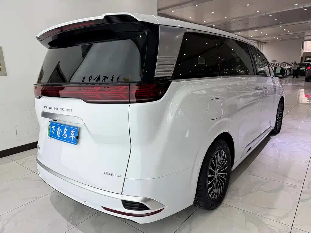 Denza D9 2022 DM-i 970 four-wheel drive premium model купить на сайте DeffCars