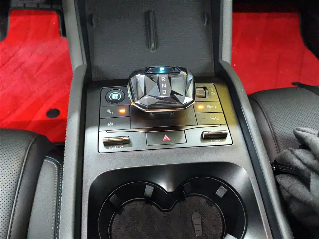 Qin L 2024 DM-i 120KM transcendent model купить на сайте DeffCars