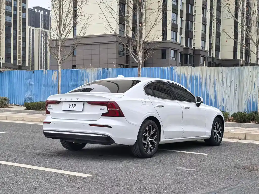 Volvo S60 2025 B4 Zhiyi Luxury Edition купить на сайте DeffCars