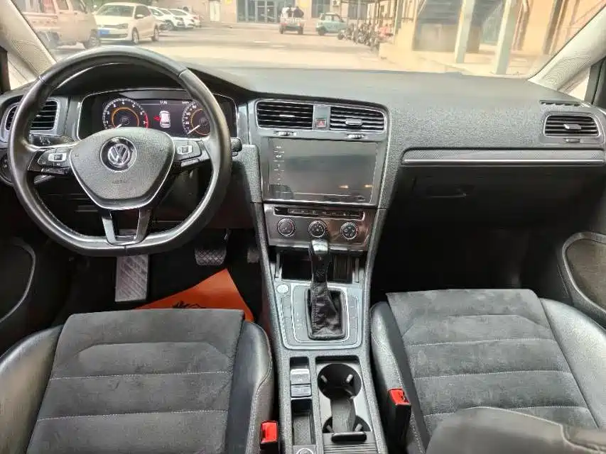 Golf 2020 280TSI DSG luxury model купить на сайте DeffCars