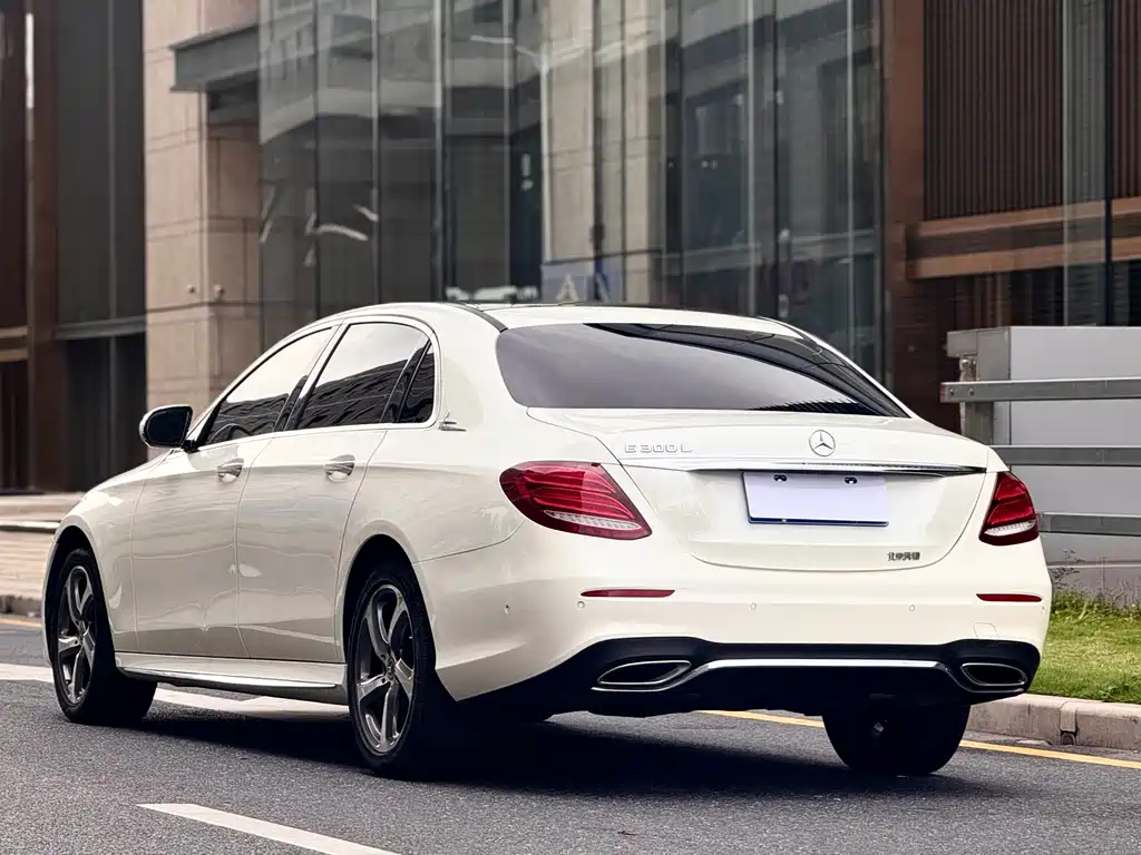 Mercedes-Benz E-Class 2018 E 300 L Sporty and Stylish купить на сайте DeffCars